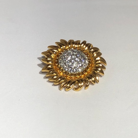 JOAN RIVERS GOLDEN SUNFLOWER BROOCH WITH PAVE CLEAR CRYSTAL CENTER - Picture 15 of 16
